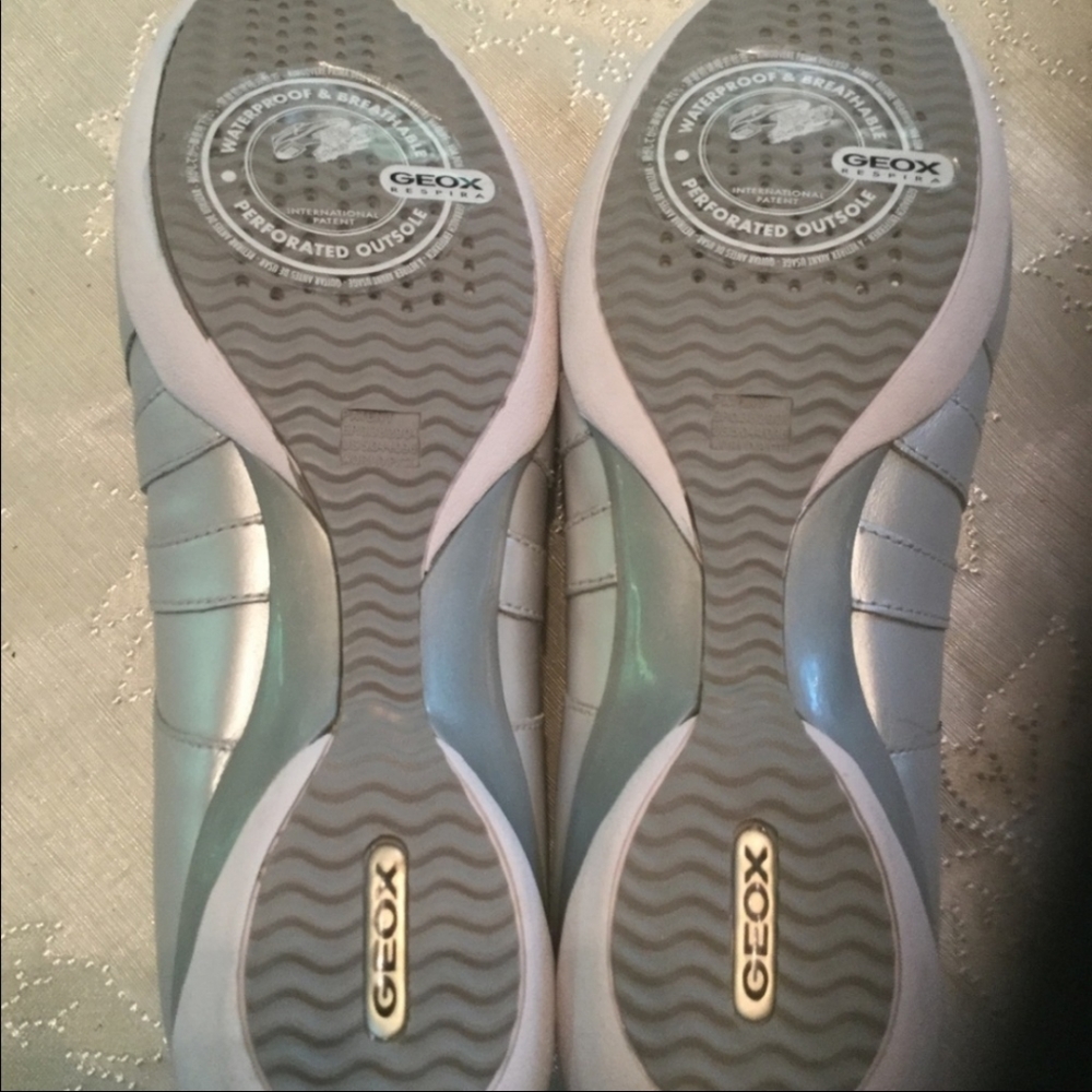 GEOX RESPIRA SILVER FLATS MARYJANES - Picture 4 of 4